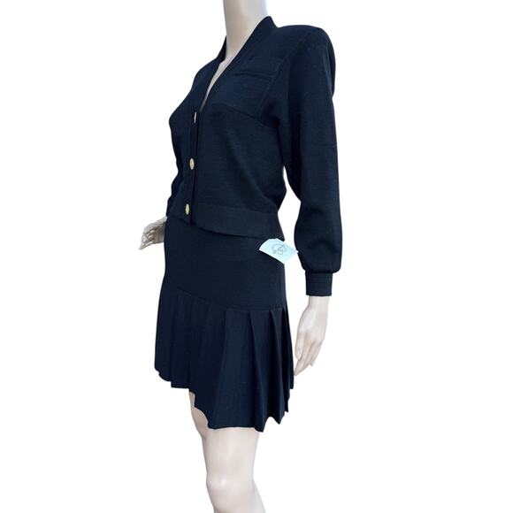 St. John Petite Black Santana Knit 2pc Skirt Suit Set Gold Button Cardigan Mini - Picture 8 of 16